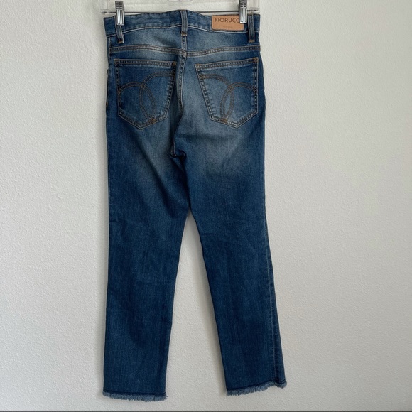 Fiorucci 5 Pocket Capri Cropped Frayed Denim Jeans - Picture 4 of 6